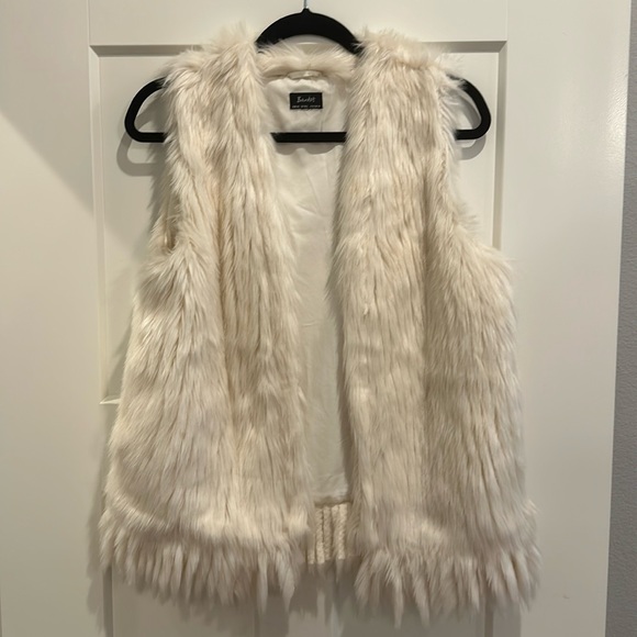 Bardot Faux Fur Vest - Picture 2 of 3